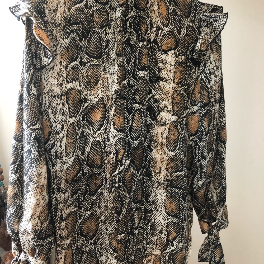 🤎💛Brand New Zara Blouse in Snakeskin Patterns🤎 - Picture 16 of 16